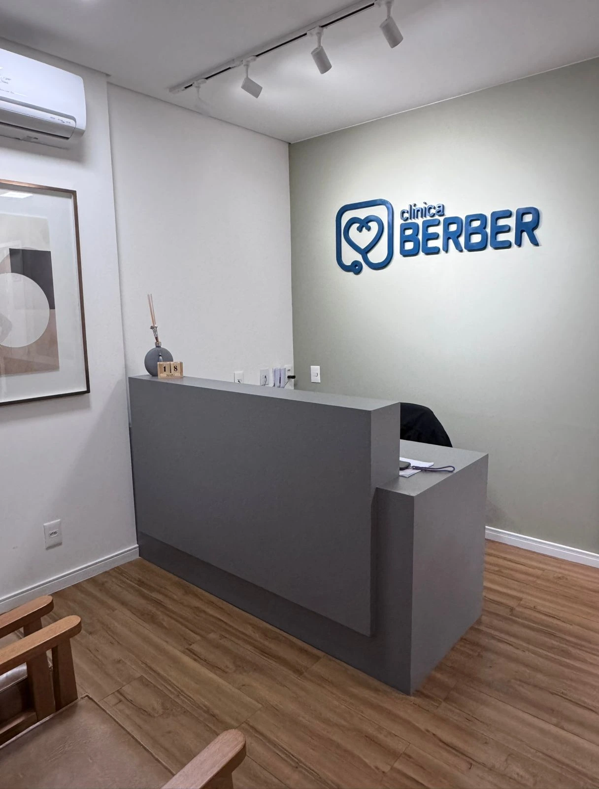 Recepção acolhedora da Clínica Berber